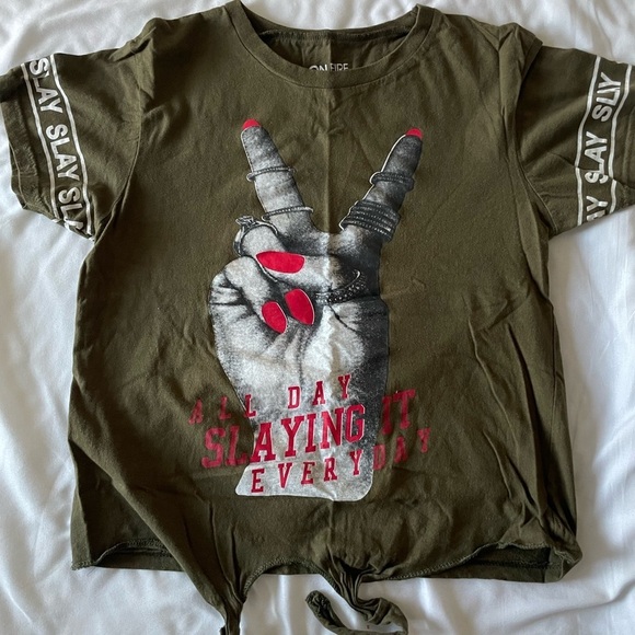 On Fire Tops - On Fire All day‎ Slaying It Every Day T Shirt Green Womens Size L